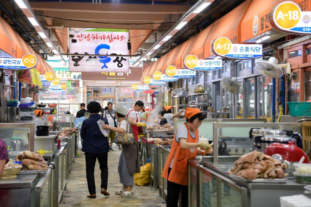 순천 웃장 국밥거리 전경.jpg