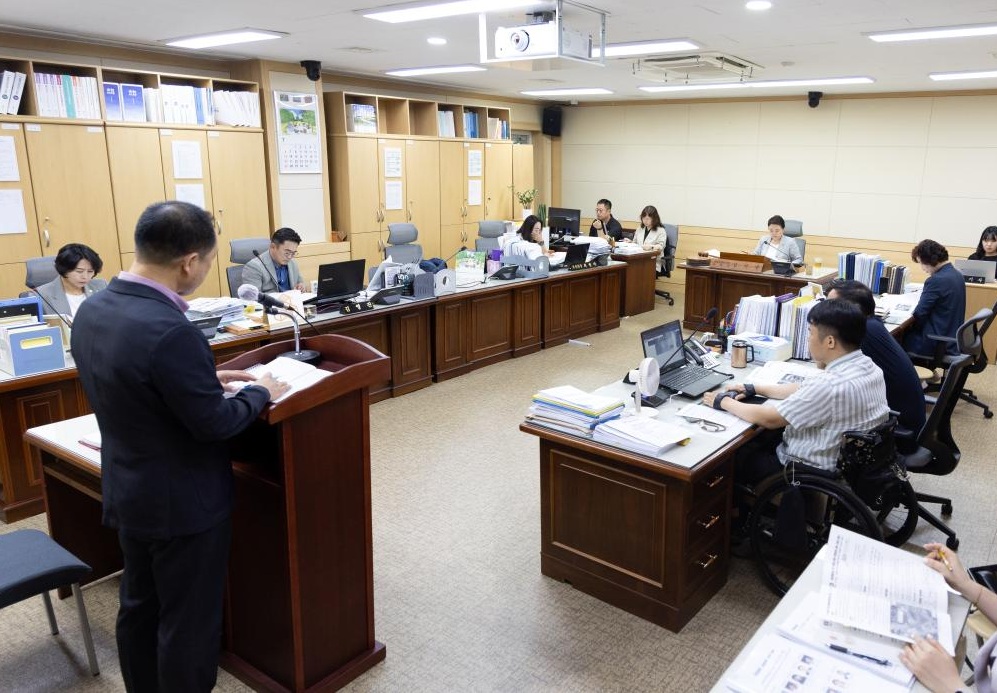 "모처럼 한목소리" 순천시의원들, 문경위서 인재육성장학회 부실 따져